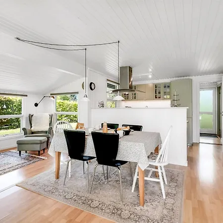 Raisa - 200m To The Fjord By Interhome