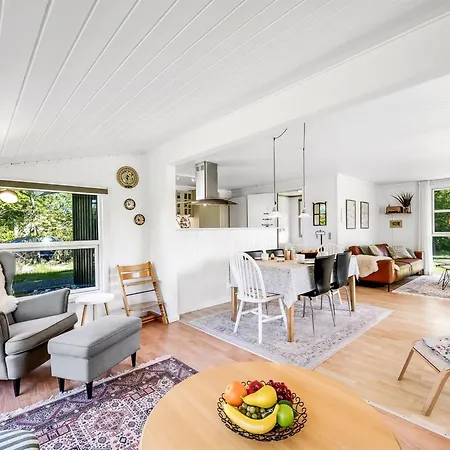 Raisa - 200m To The Fjord By Interhome